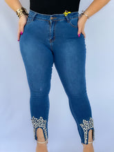 Load image into Gallery Viewer, Skinny Rhinestone Detail Jeans
